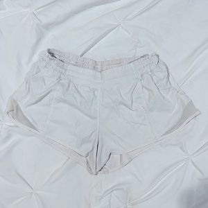 Lululemon hotty hot short 2.5